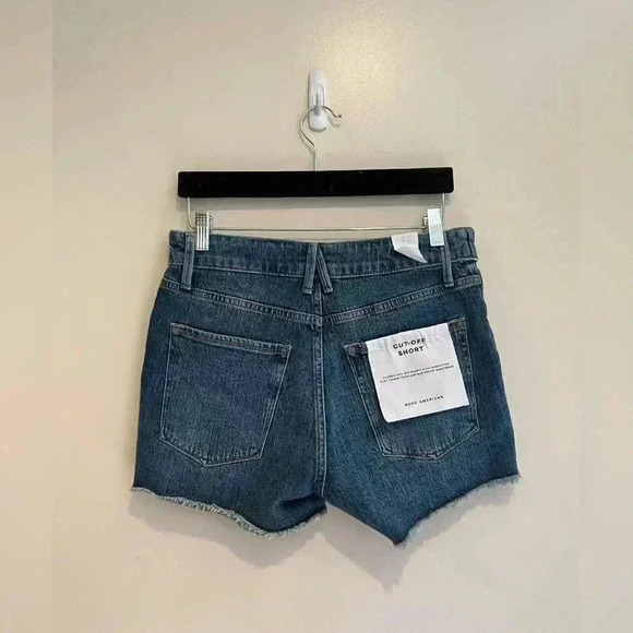 GOOD AMERICAN
The Cutoff Foldover frayed denim shorts New With Tags - Picture 6 of 7